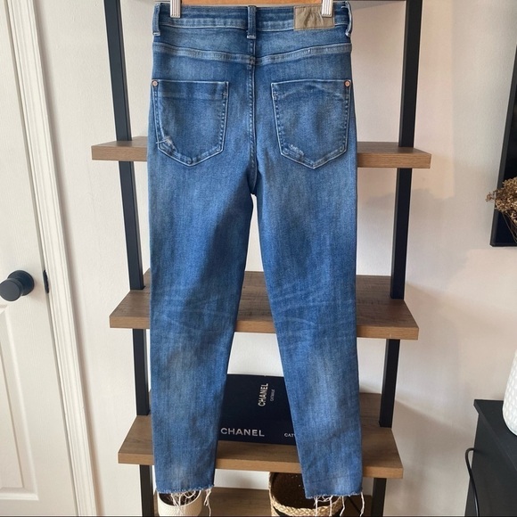 ZARA High Rise Distressed Raw Hem Skinny Jeans - Picture 4 of 9